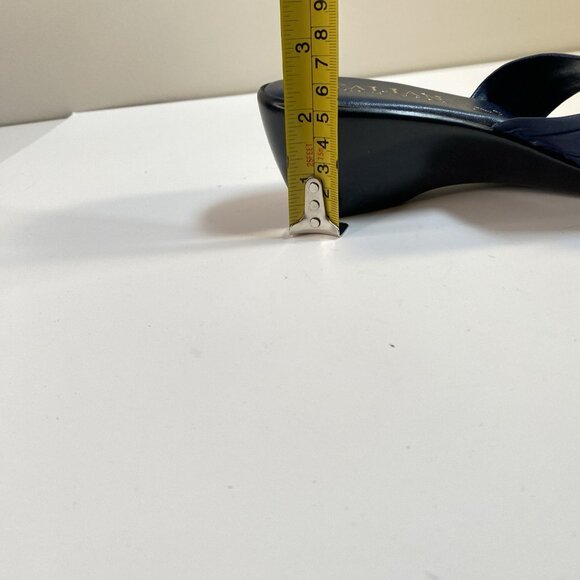 Italian Shoemakers Blue Crisscross Sandals Size 9 - Picture 11 of 11